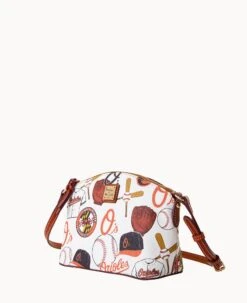 MLB Orioles Suki Crossbody ORIOLES -Dooney & Bourke B1696G QUMWPATNORLS ALT1 1