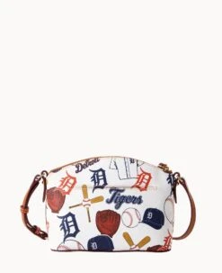 MLB Tigers Suki Crossbody TIGERS 19 MLB Tigers Suki Crossbody TIGERS -Dooney & Bourke B1696G QUMWPATNTGRS ALT3 1
