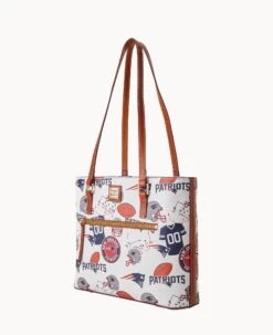 NFL Patriots Shopper PATRIOTS 14 NFL Patriots Shopper PATRIOTS -Dooney & Bourke B1924G QWMWPATNPATR ALT1 1