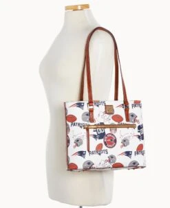 NFL Patriots Shopper PATRIOTS 16 NFL Patriots Shopper PATRIOTS -Dooney & Bourke B1924G QWMWPATNPATR ALT4 1