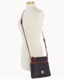 Pebble Grain Small Everyday Crossbody Black -Dooney & Bourke B2366G AWBLPATN ALT4 1