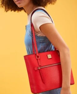 Saffiano Shopper Bubble Gum -Dooney & Bourke B2SAF1924 ILD lifestyle 1