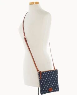 MLB Braves North South Top Zip Crossbody Braves 16 MLB Braves North South Top Zip Crossbody Braves -Dooney & Bourke BL371G MJNVPATNBRVE ALT4 1