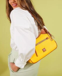 Pebble Grain Hobo Wine 26 Pebble Grain Hobo Wine -Dooney & Bourke BPEBC1957 ILD lifestyle 1