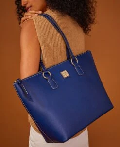 Saffiano Wren Zip Top Marine -Dooney & Bourke BSAFF1694 ILD lifestyle 1