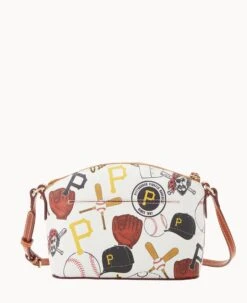 MLB Pirates Suki Crossbody Med Wristlet PIRATES -Dooney & Bourke M1696G QUMWPATNPRAT ALT3 1