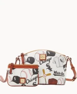 MLB White Sox Suki Crossbody Med Wristlet WHITE SOX 23 MLB White Sox Suki Crossbody Med Wristlet WHITE SOX -Dooney & Bourke M1696G QUMWPATNWHSX ALT4 1