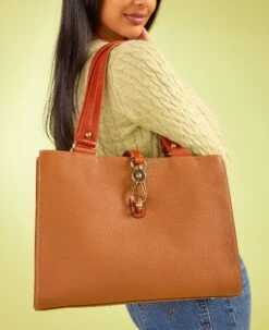 Pebble Grain Medium Logo Lock Tote Olive 26 Pebble Grain Medium Logo Lock Tote Olive -Dooney & Bourke R0787 ILD lifestyle 1