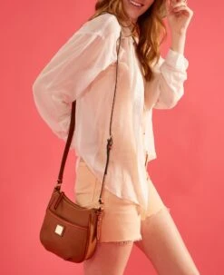 Pebble Grain Margo Crossbody Black Black 26 Pebble Grain Margo Crossbody Black Black -Dooney & Bourke R0875 ILD lifestylejpg 1