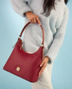 Pebble Grain Hobo Olive -Dooney & Bourke R2326 ILD lifestyle 1