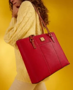 Pebble Grain Lexington Black 27 Pebble Grain Lexington Black -Dooney & Bourke R379 ILD lifestyle 1