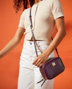 Saffiano Sawyer Natural 26 Saffiano Sawyer Natural -Dooney & Bourke SU096 ILD lifestyle 1