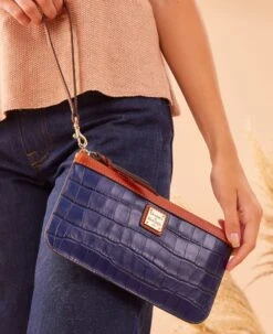 Oakdale Clutch Wristlet Black -Dooney & Bourke WOAKD0225 ILD lifestyle 1