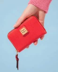 Saffiano Large Zip Around Credit Card Case Black 25 Saffiano Large Zip Around Credit Card Case Black -Dooney & Bourke WSAFF0322 ILD lifestyle 1